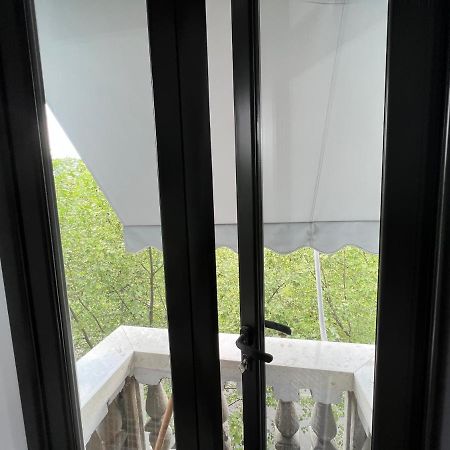 Luxury Apartment In Blloku Area Tirana Bagian luar foto