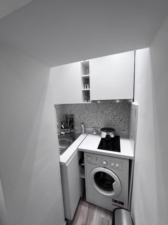 Luxury Apartment In Blloku Area Tirana Bagian luar foto