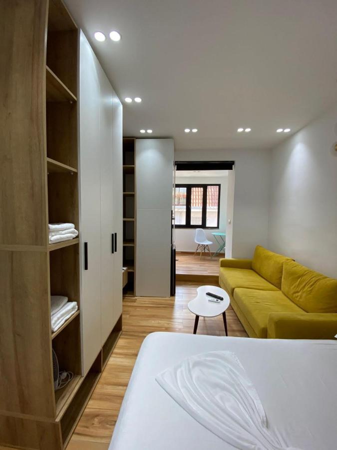 Luxury Apartment In Blloku Area Tirana Bagian luar foto