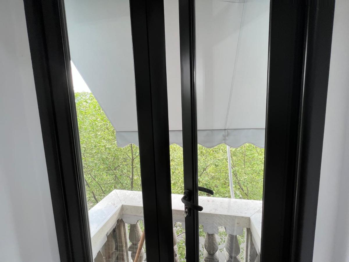 Luxury Apartment In Blloku Area Tirana Bagian luar foto